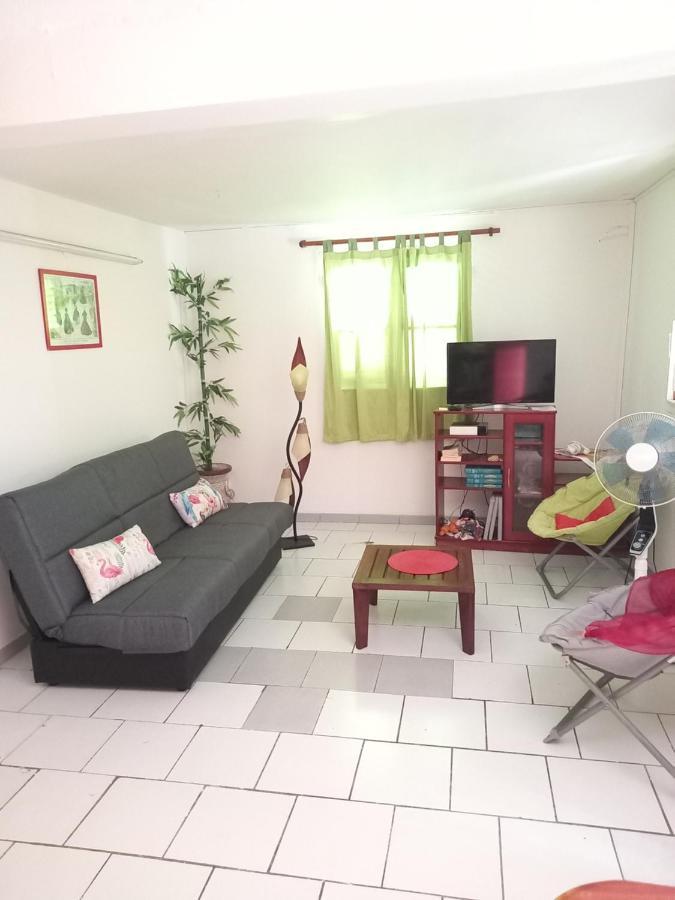 Bel Appartement - proche des plages de Sainte Anne Extérieur photo