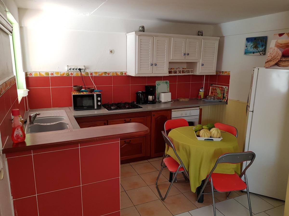 Bel Appartement - proche des plages de Sainte Anne Extérieur photo