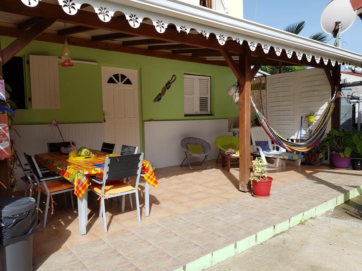 Bel Appartement - proche des plages de Sainte Anne Extérieur photo